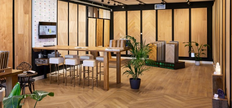 Showroom Showroom van RIGA Vloeren & Kozijnen in Amsterdam